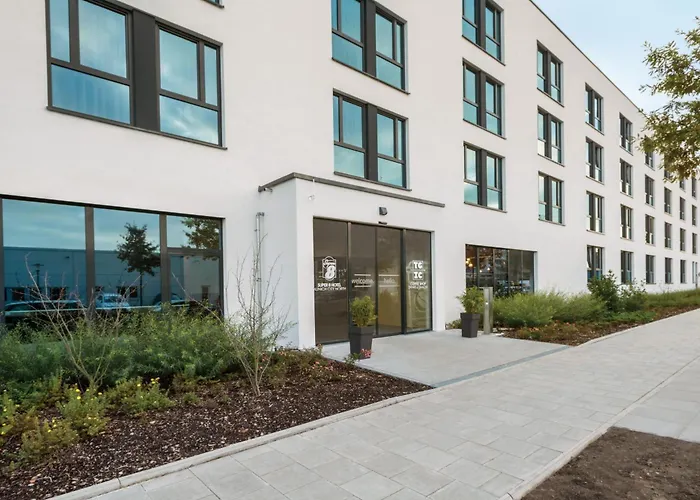 Super 8 By Wyndham Munich City North